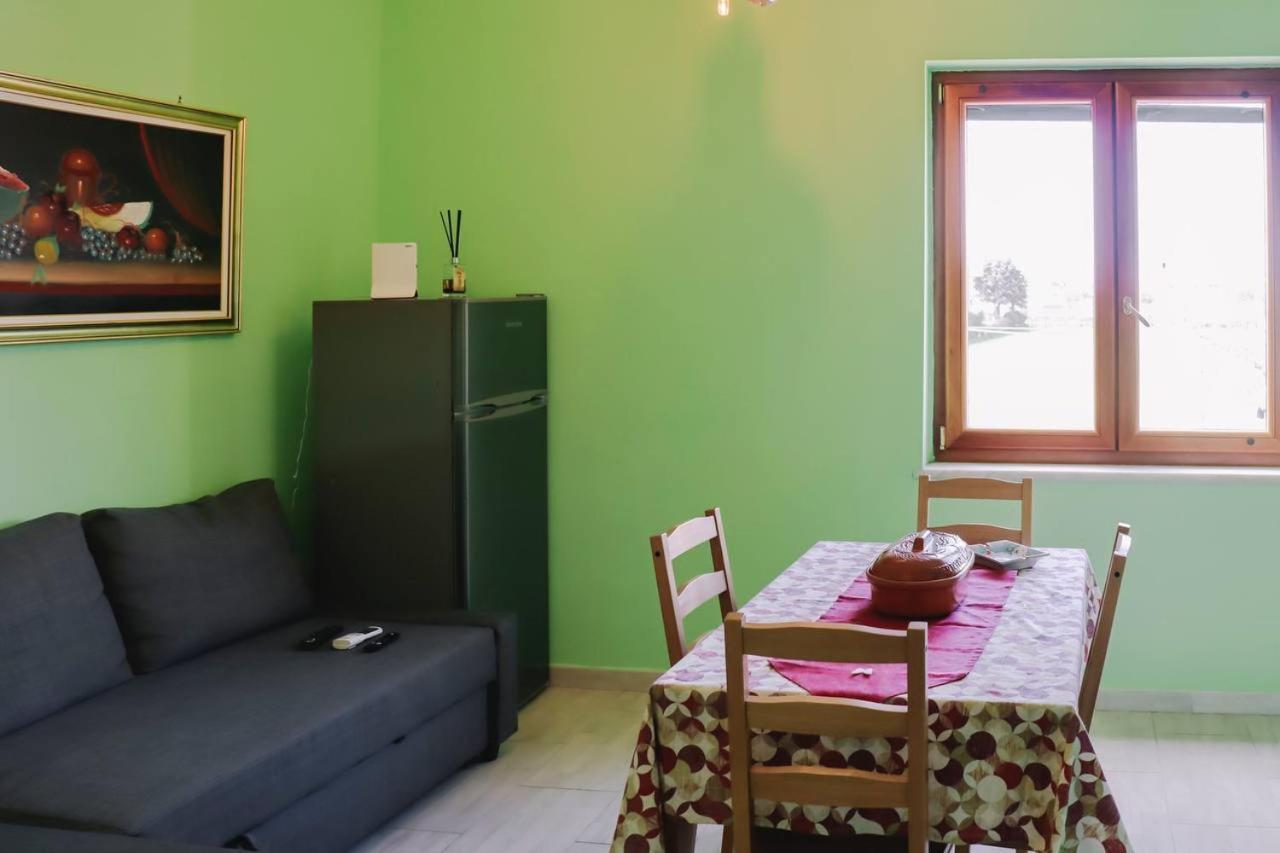 Holiday-Caroline Apartment Pompei Bagian luar foto