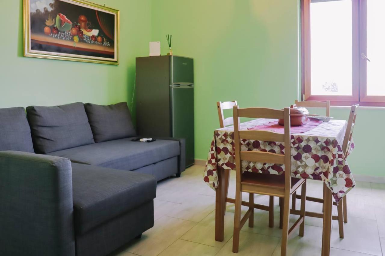 Holiday-Caroline Apartment Pompei Bagian luar foto